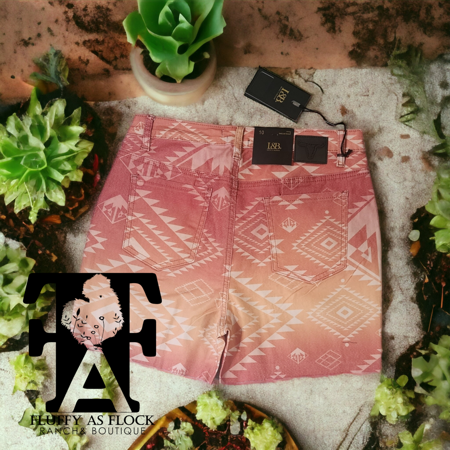 ☆ Women's Highwaisted Aztec patterned jean shorts ☆